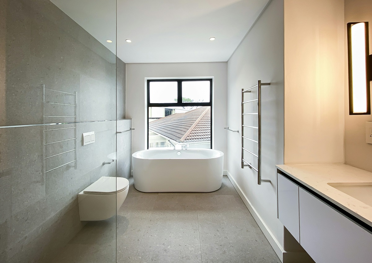 11 Non Slip Bathroom Flooring Ideas for Special Needs Friendly Homes